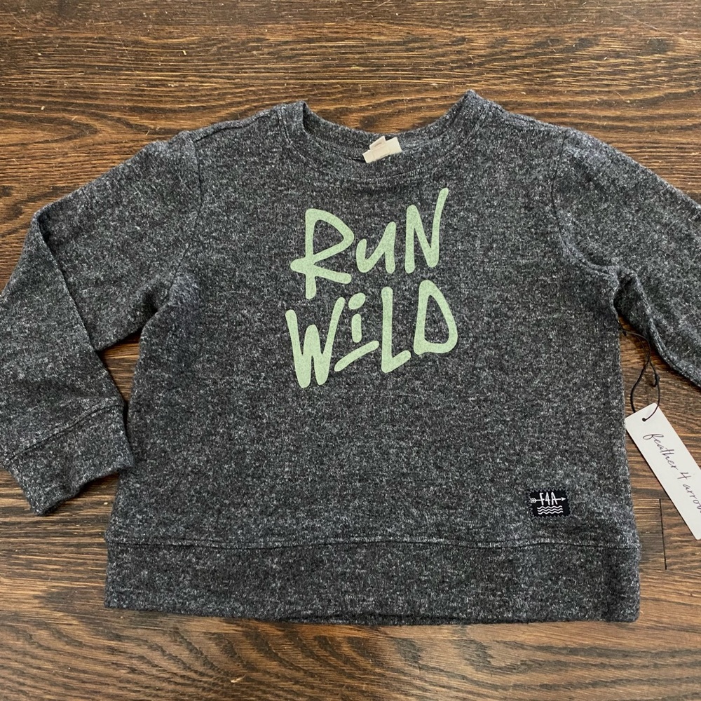 Feather 4 arrow gray run wild pullover sweatshirt size 6